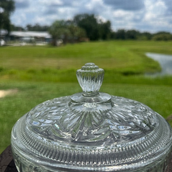 Avon Crystal Glass Lidded Bowl - Picture 7 of 15